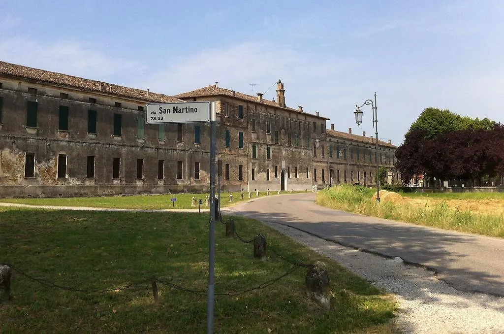 Willa Lo Scrigno Di Lara Ceresara 0*,